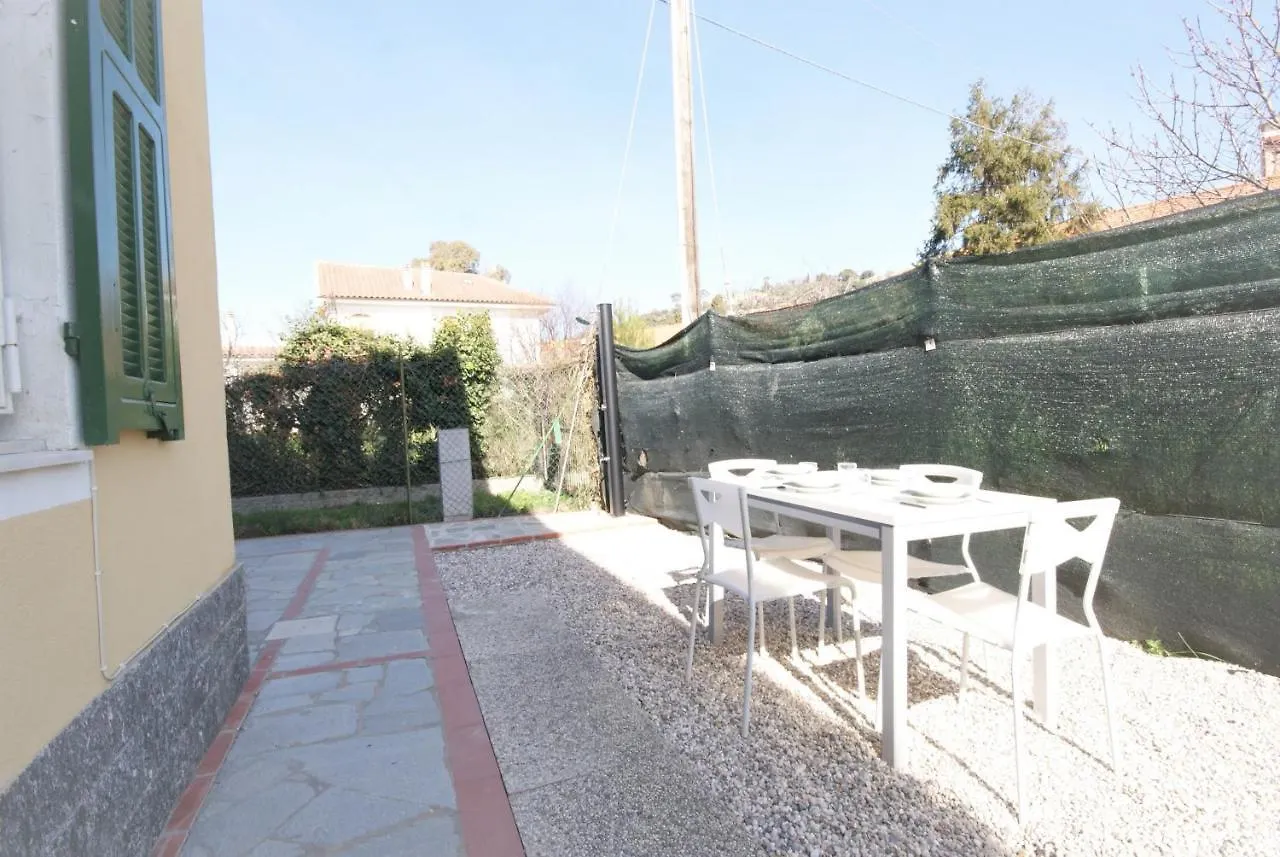 21 Via Dei Giardini Apartment Imperia 0*,  Italy